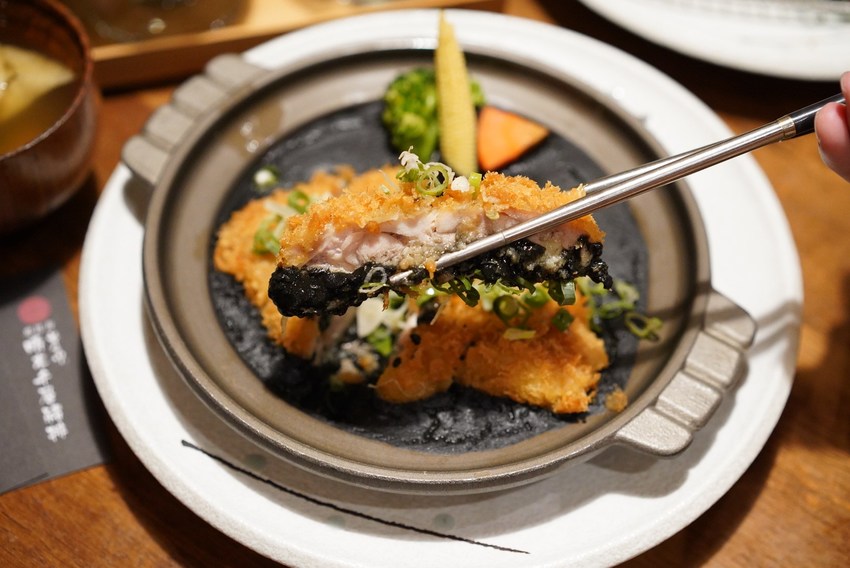 【晴木千層豬排Kimukatsu】新竹巨城7樓美食推薦,高麗菜絲、越光米、味噌湯、小菜皆為無限供應!(內有2020全新菜單) - 阿華田的美食日記