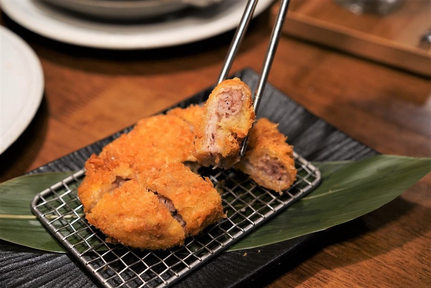 【晴木千層豬排Kimukatsu】新竹巨城7樓美食推薦,高麗菜絲、越光米、味噌湯、小菜皆為無限供應!(內有2020全新菜單) - 阿華田的美食日記