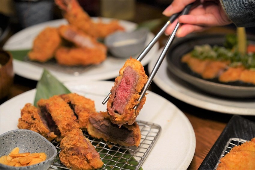 【晴木千層豬排Kimukatsu】新竹巨城7樓美食推薦,高麗菜絲、越光米、味噌湯、小菜皆為無限供應!(內有2020全新菜單) - 阿華田的美食日記