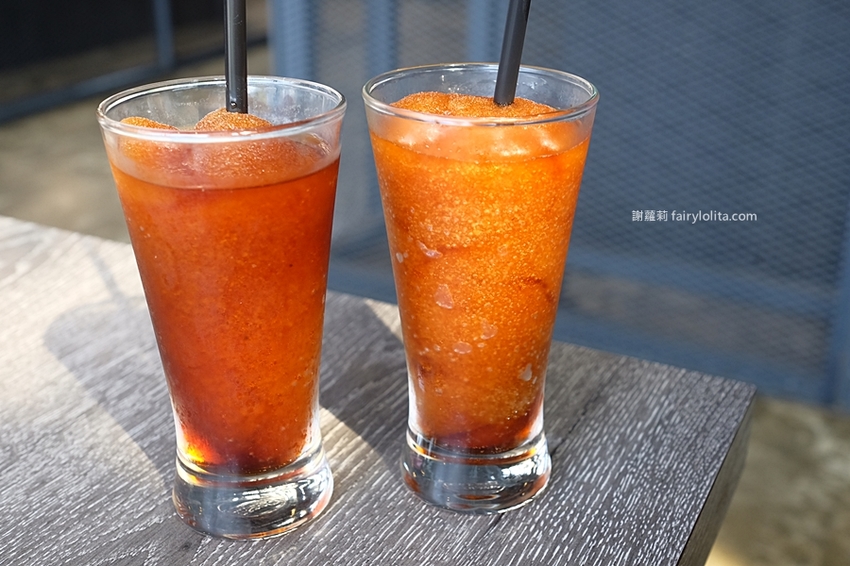 村民食堂 食大鍋 STOCKPOT。讓你胃袋滿到溢出來不用300元，自助吧無限吃到飽，飲料、甜點通通呷免驚！ @蹦啾♥謝蘿莉 La vie heureuse