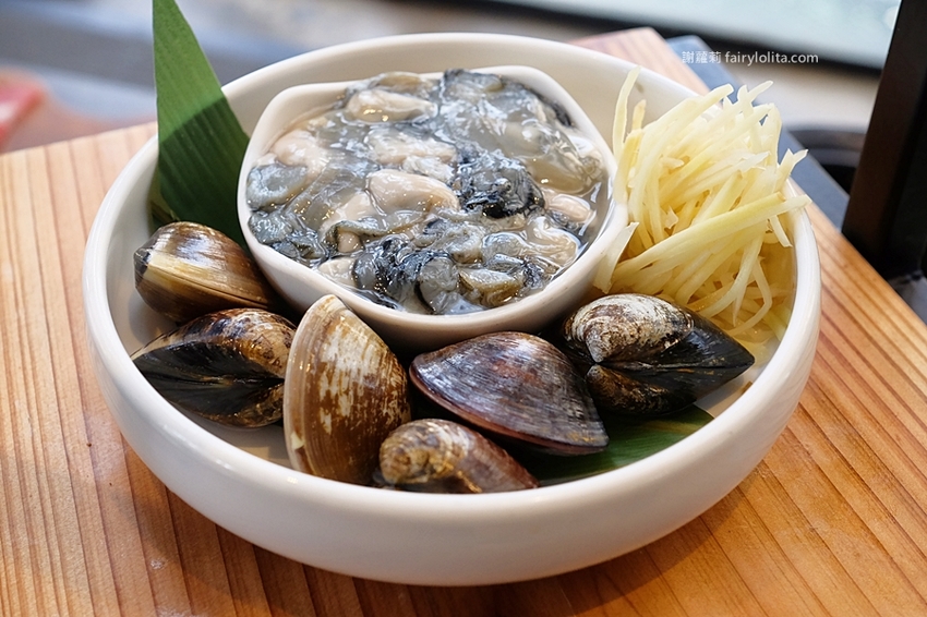 村民食堂 食大鍋 STOCKPOT。讓你胃袋滿到溢出來不用300元，自助吧無限吃到飽，飲料、甜點通通呷免驚！ @蹦啾♥謝蘿莉 La vie heureuse