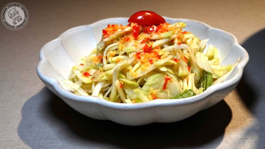 南港車站越亮越南料理!超道地火車頭河粉 皇朝火鍋等你來吃。