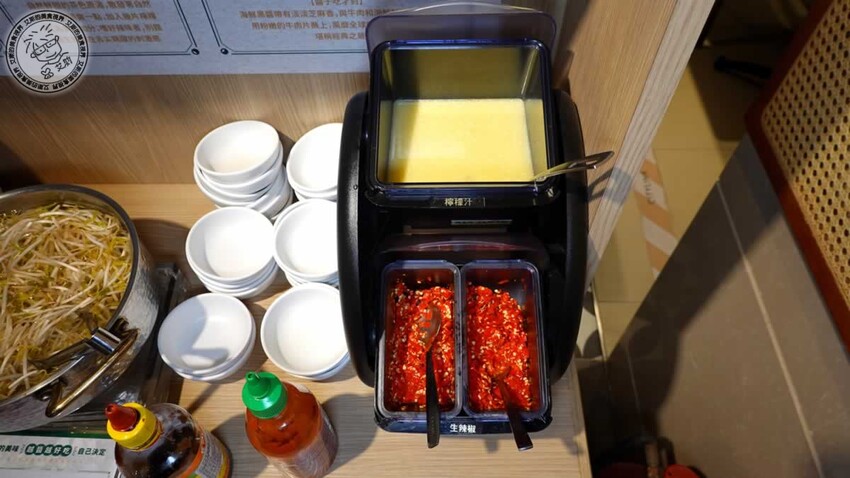 南港車站越亮越南料理!超道地火車頭河粉 皇朝火鍋等你來吃。