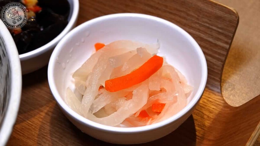 南港車站越亮越南料理!超道地火車頭河粉 皇朝火鍋等你來吃。