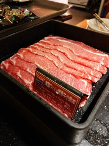 馬辣 頂級麻辣鴛鴦麻辣火鍋(台北中山店)︱大湖草莓吃到飽、鴛鴦麻辣鍋，天冷了就愛這一鍋