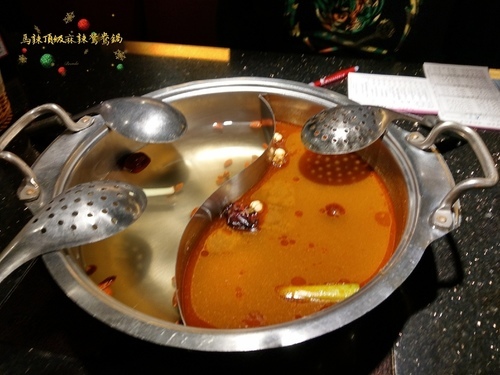 馬辣 頂級麻辣鴛鴦麻辣火鍋(台北中山店)︱大湖草莓吃到飽、鴛鴦麻辣鍋，天冷了就愛這一鍋