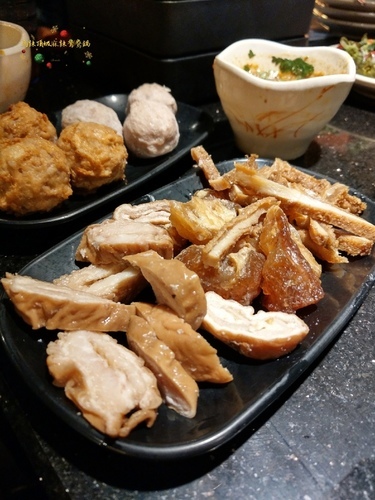 馬辣 頂級麻辣鴛鴦麻辣火鍋(台北中山店)︱大湖草莓吃到飽、鴛鴦麻辣鍋，天冷了就愛這一鍋