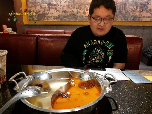 馬辣 頂級麻辣鴛鴦麻辣火鍋(台北中山店)︱大湖草莓吃到飽、鴛鴦麻辣鍋，天冷了就愛這一鍋