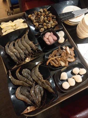 馬辣 頂級麻辣鴛鴦麻辣火鍋(台北中山店)︱大湖草莓吃到飽、鴛鴦麻辣鍋，天冷了就愛這一鍋