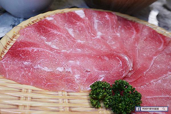 中山區火鍋【一品府御膳鍋物】香氣逼人的麻油鍋&香濃起司牛奶鍋/錦州街火鍋推薦/台北美食