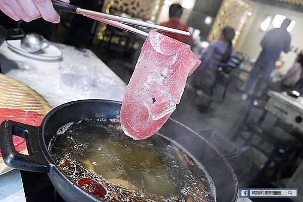 中山區火鍋【一品府御膳鍋物】香氣逼人的麻油鍋&香濃起司牛奶鍋/錦州街火鍋推薦/台北美食