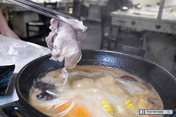 中山區火鍋【一品府御膳鍋物】香氣逼人的麻油鍋&香濃起司牛奶鍋/錦州街火鍋推薦/台北美食