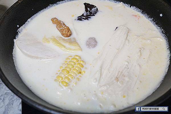 中山區火鍋【一品府御膳鍋物】香氣逼人的麻油鍋&香濃起司牛奶鍋/錦州街火鍋推薦/台北美食