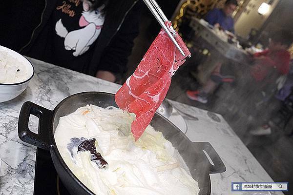 中山區火鍋【一品府御膳鍋物】香氣逼人的麻油鍋&香濃起司牛奶鍋/錦州街火鍋推薦/台北美食