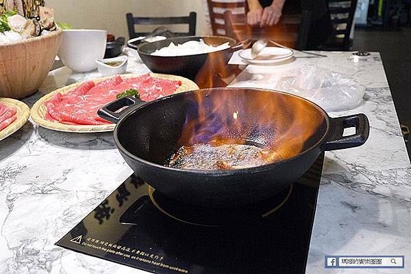 中山區火鍋【一品府御膳鍋物】香氣逼人的麻油鍋&香濃起司牛奶鍋/錦州街火鍋推薦/台北美食