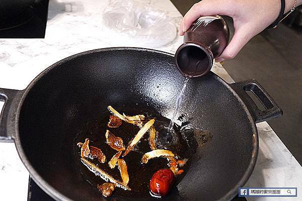 中山區火鍋【一品府御膳鍋物】香氣逼人的麻油鍋&香濃起司牛奶鍋/錦州街火鍋推薦/台北美食