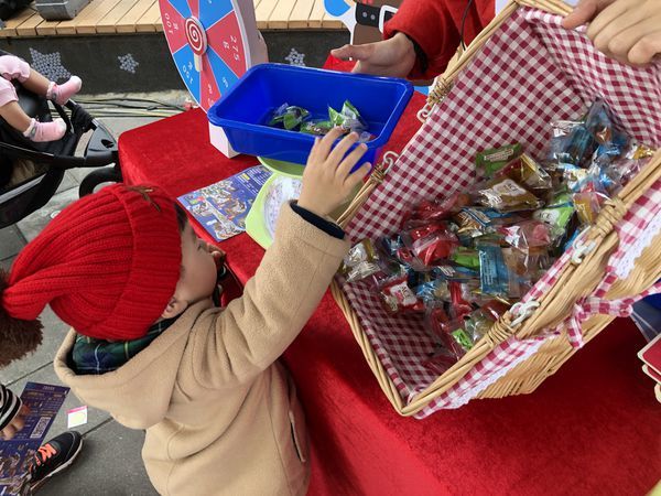 【期間限定】全台唯一ACE根特聖誕市集！親子闖關、聖誕遊行、公益做愛心活動，還有豪華的聖誕巡禮月曆禮盒，快帶孩子一起共襄盛舉