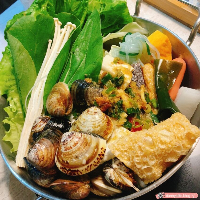 大安區平價小火鍋，便宜價格吃到高級肉品。高質感裝潢、多肉植物佈置～丹尼的吃喝玩樂～