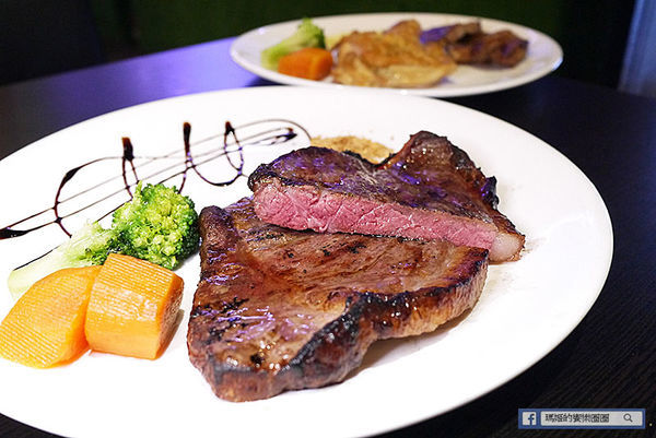 新莊牛排【辛巴原味炭烤牛排】振興加碼送和牛/用三倍券搶好康/歡樂吧自助無限