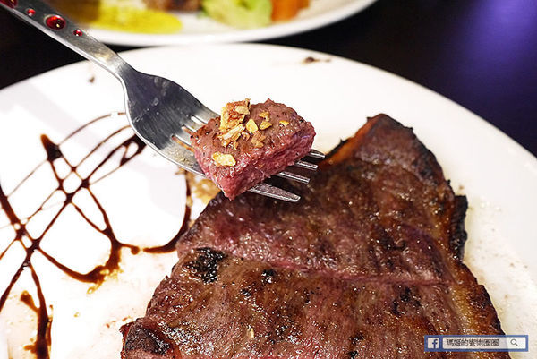 新莊牛排【辛巴原味炭烤牛排】振興加碼送和牛/用三倍券搶好康/歡樂吧自助無限
