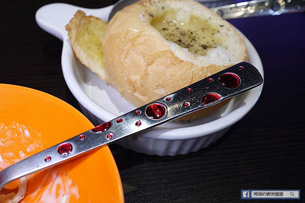 新莊牛排【辛巴原味炭烤牛排】振興加碼送和牛/用三倍券搶好康/歡樂吧自助無限