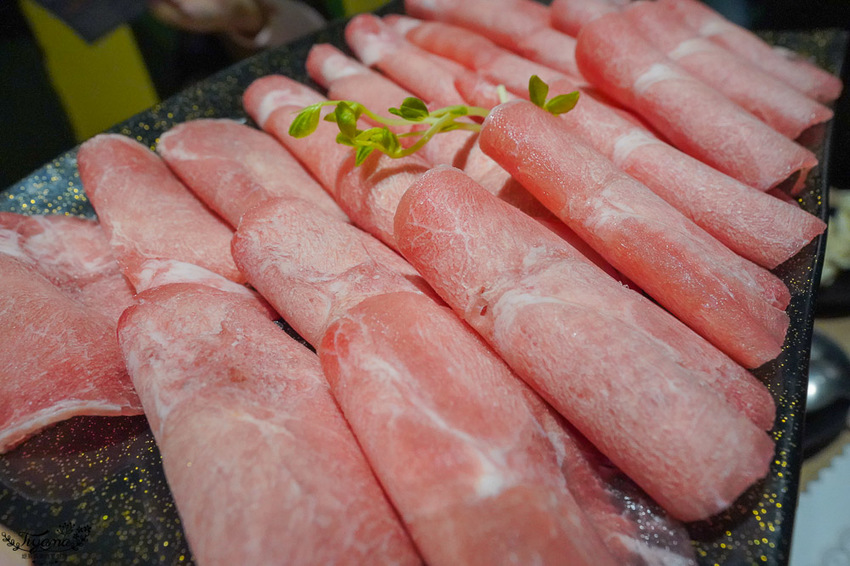 嘉義火鍋，上上籤吉品涮涮鍋~肉控最愛，11盎司大肉盤火鍋套餐只要268元，飲料任你暢飲！ - 緹雅瑪 美食旅遊趣