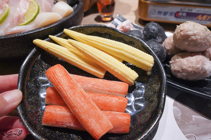 嘉義火鍋，上上籤吉品涮涮鍋~肉控最愛，11盎司大肉盤火鍋套餐只要268元，飲料任你暢飲！ - 緹雅瑪 美食旅遊趣