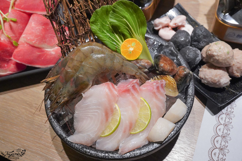 嘉義火鍋，上上籤吉品涮涮鍋~肉控最愛，11盎司大肉盤火鍋套餐只要268元，飲料任你暢飲！ - 緹雅瑪 美食旅遊趣