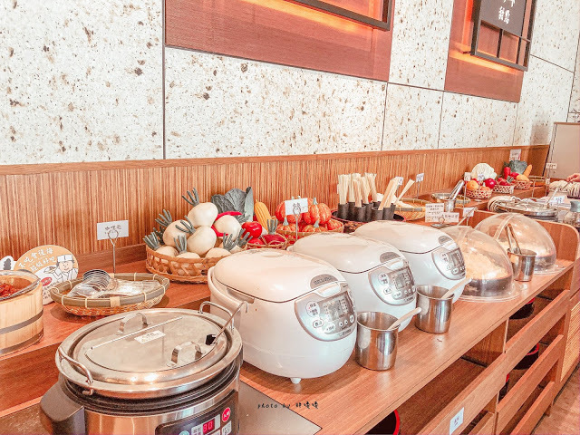 【台中 西屯】涮乃葉-日式涮涮鍋吃到飽(福科店)🍲平日午餐只要$378起就能吃到飽,除了火鍋,裡頭咖哩飯也很不錯,霜淇淋更是令人回味😋