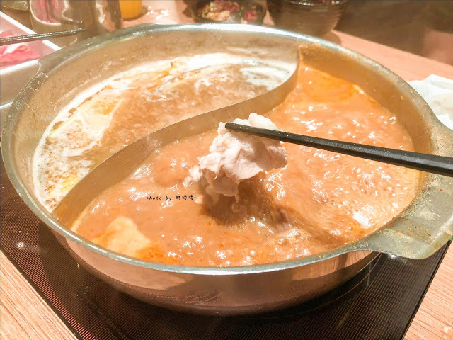 【台中 西屯】涮乃葉-日式涮涮鍋吃到飽(福科店)🍲平日午餐只要$378起就能吃到飽,除了火鍋,裡頭咖哩飯也很不錯,霜淇淋更是令人回味😋