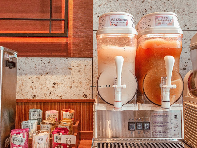 【台中 西屯】涮乃葉-日式涮涮鍋吃到飽(福科店)🍲平日午餐只要$378起就能吃到飽,除了火鍋,裡頭咖哩飯也很不錯,霜淇淋更是令人回味😋