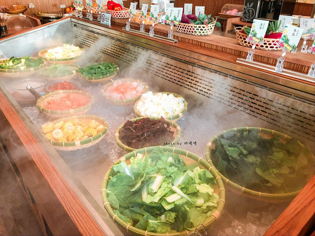 【台中 西屯】涮乃葉-日式涮涮鍋吃到飽(福科店)🍲平日午餐只要$378起就能吃到飽,除了火鍋,裡頭咖哩飯也很不錯,霜淇淋更是令人回味😋