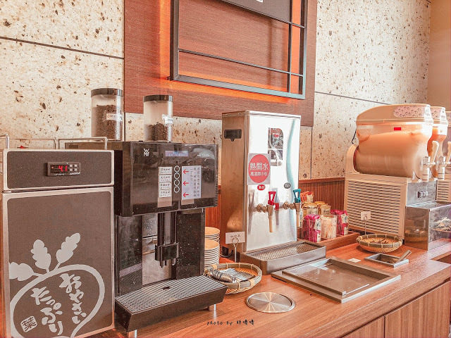 【台中 西屯】涮乃葉-日式涮涮鍋吃到飽(福科店)🍲平日午餐只要$378起就能吃到飽,除了火鍋,裡頭咖哩飯也很不錯,霜淇淋更是令人回味😋