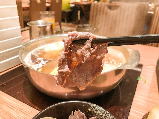 【台中 西屯】涮乃葉-日式涮涮鍋吃到飽(福科店)🍲平日午餐只要$378起就能吃到飽,除了火鍋,裡頭咖哩飯也很不錯,霜淇淋更是令人回味😋