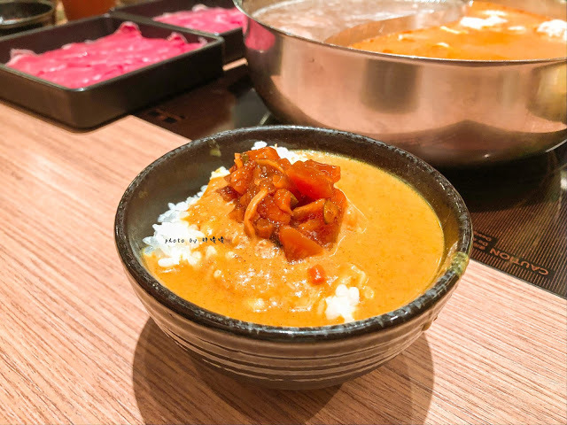 【台中 西屯】涮乃葉-日式涮涮鍋吃到飽(福科店)🍲平日午餐只要$378起就能吃到飽,除了火鍋,裡頭咖哩飯也很不錯,霜淇淋更是令人回味😋