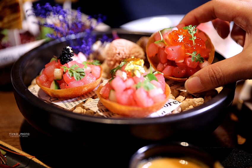 隱身僻靜巷弄裡的老宅微醺感餐酒館!視覺與味覺的華麗饗宴。菜單價位(捷運六張犁站)