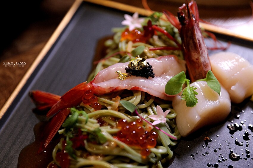 隱身僻靜巷弄裡的老宅微醺感餐酒館!視覺與味覺的華麗饗宴。菜單價位(捷運六張犁站)