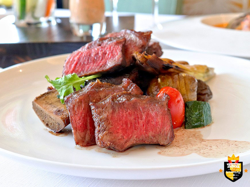 台南牛排/全台首間老屋門市/庭園式獨棟建築/濃濃復古懷舊風/全店使用美國牛/桌邊服務細心周到-「王品牛排台南健康店」