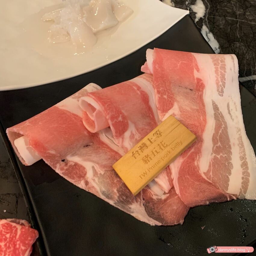 麻辣鴛鴦鍋│豐富自助吧＆高級和牛吃到飽！疫情期間，外帶/外送多人套餐組合優惠～丹尼的吃喝玩樂 dannyslife.blog