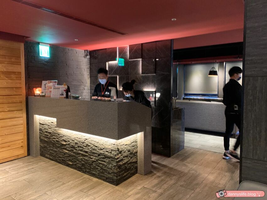 麻辣鴛鴦鍋│豐富自助吧＆高級和牛吃到飽！疫情期間，外帶/外送多人套餐組合優惠～丹尼的吃喝玩樂 dannyslife.blog