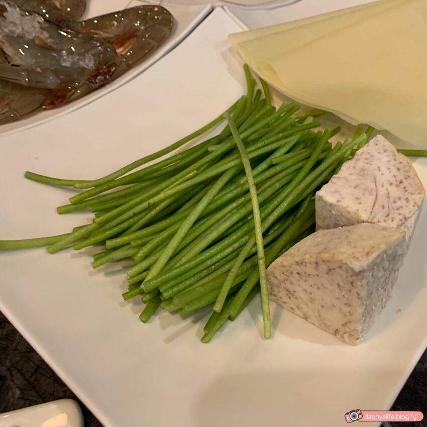 麻辣鴛鴦鍋│豐富自助吧＆高級和牛吃到飽！疫情期間，外帶/外送多人套餐組合優惠～丹尼的吃喝玩樂 dannyslife.blog