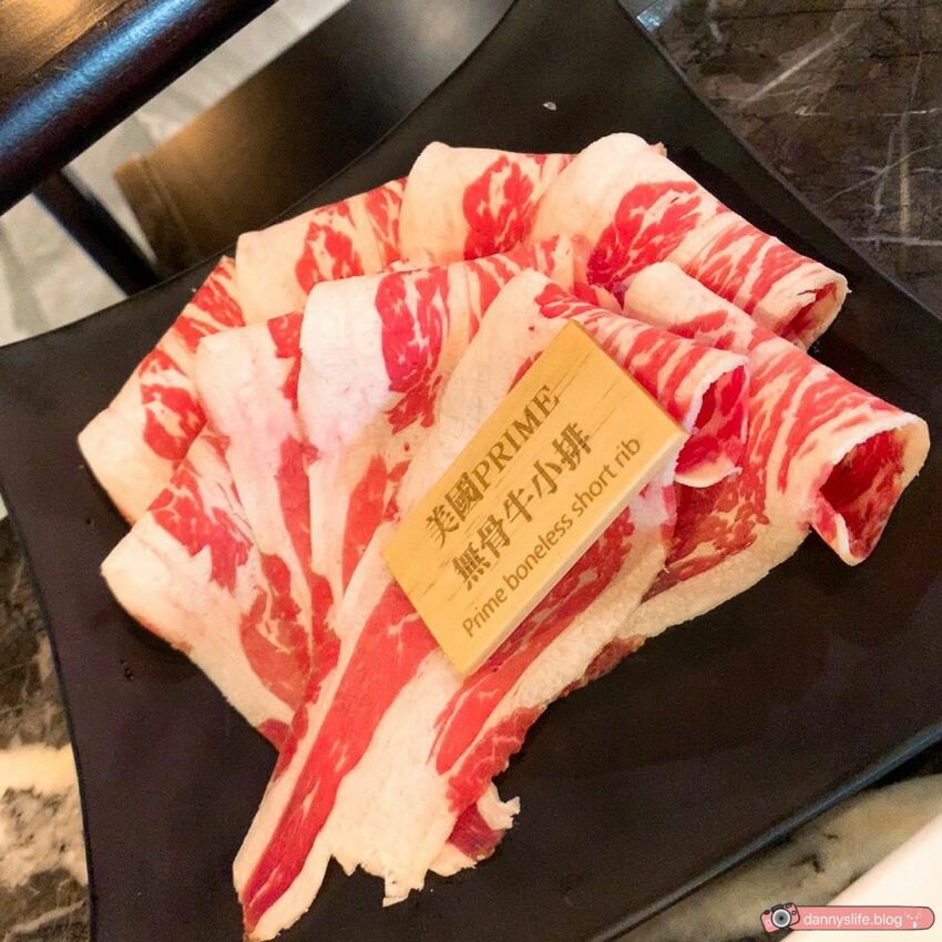 麻辣鴛鴦鍋│豐富自助吧＆高級和牛吃到飽！疫情期間，外帶/外送多人套餐組合優惠～丹尼的吃喝玩樂 dannyslife.blog