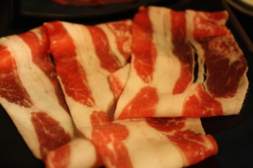 【松江南京美食】石撈麻辣鴛鴦鍋-和牛、牛小排、藍鑽蝦...等多種高檔食材吃到飽,還有啤酒無限暢飲,聚餐的好選擇!