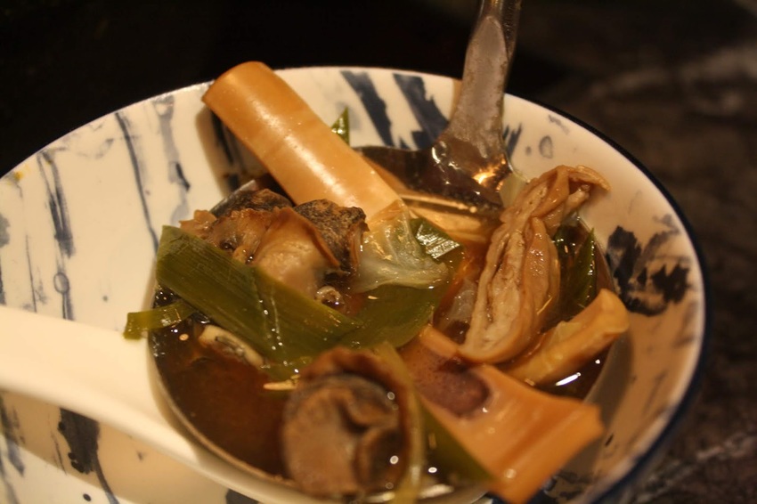 【松江南京美食】石撈麻辣鴛鴦鍋-和牛、牛小排、藍鑽蝦...等多種高檔食材吃到飽,還有啤酒無限暢飲,聚餐的好選擇!