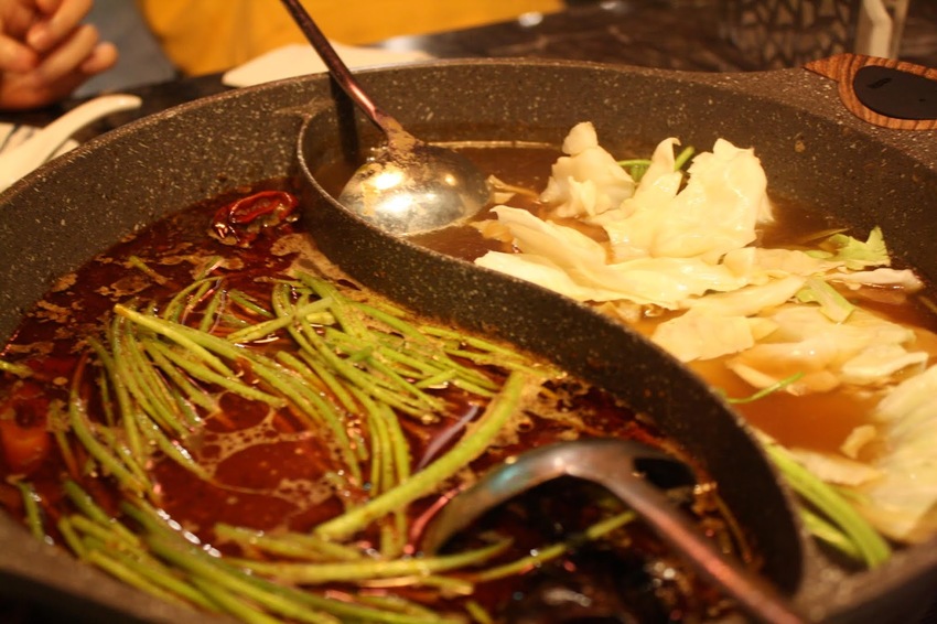 【松江南京美食】石撈麻辣鴛鴦鍋-和牛、牛小排、藍鑽蝦...等多種高檔食材吃到飽,還有啤酒無限暢飲,聚餐的好選擇!