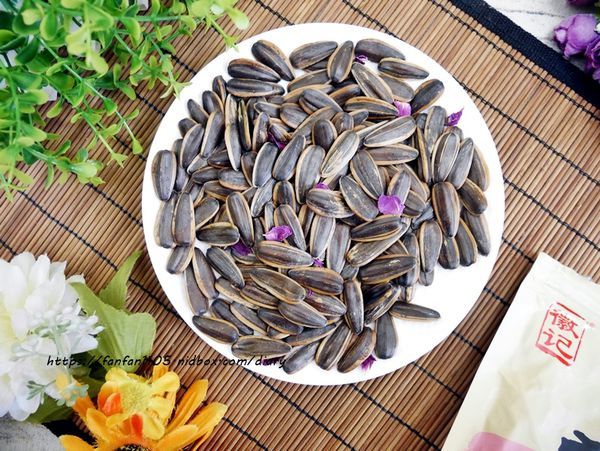 年節零食推薦【徽記煮瓜子】年售出逾4,000噸 超過1,500億顆煮瓜子 #五種口味 #葵瓜子 (10).JPG