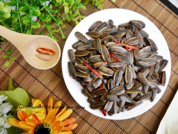 年節零食推薦【徽記煮瓜子】年售出逾4,000噸 超過1,500億顆煮瓜子 #五種口味 #葵瓜子 (20).JPG