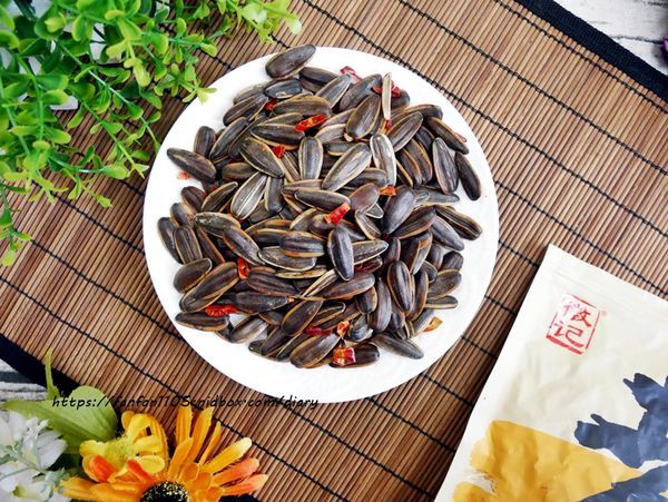 年節零食推薦【徽記煮瓜子】年售出逾4,000噸 超過1,500億顆煮瓜子 #五種口味 #葵瓜子 (16).JPG