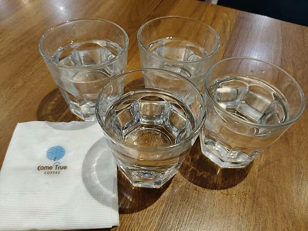 板橋車站2樓成真咖啡~環球百貨~