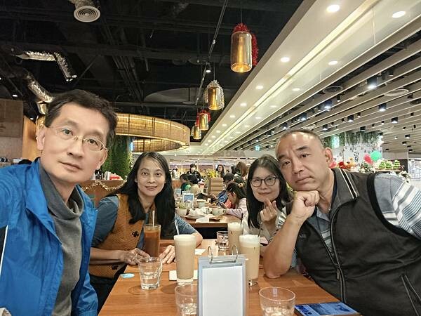 板橋車站2樓成真咖啡~環球百貨~